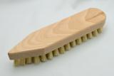 Waschbürste, Scheuerbürste mit hellen reinen Naturfasern. Hergestellt in Todtnau von der Bürstenfabrik Keller GmbH, ein Traditionsunternehmen seit 1869.